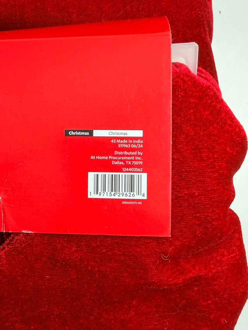 At Home 72 inch Oversized Red Velvet Tree Skirt NWT Holiday Christmas - Picture 7 of 8